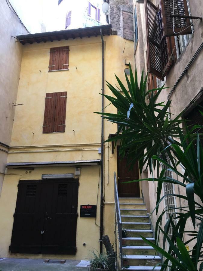 Behind Navona * Rom